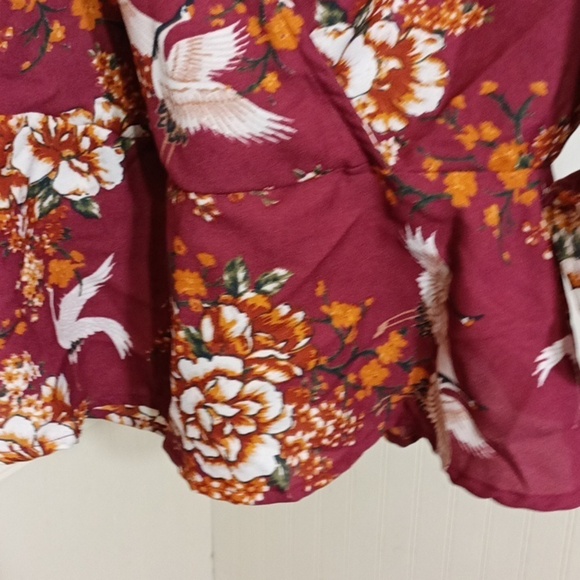 Live 4 Truth Floral Print Faux Wrap Blouse Small - Picture 4 of 6